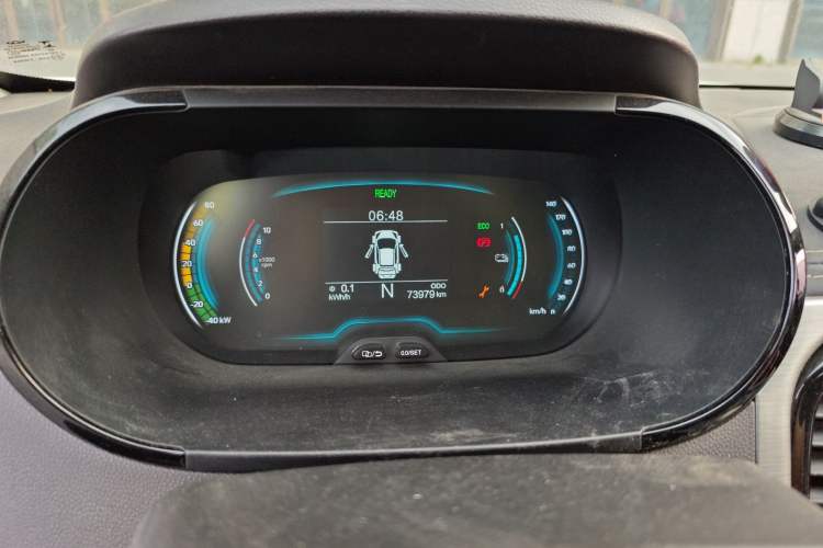 Used Chery QQ Little Ant 2022 Sweet Pink Edition Half-Sugar Version Lithium Iron Phosphate 29.2 kWh 30 kW 301 km