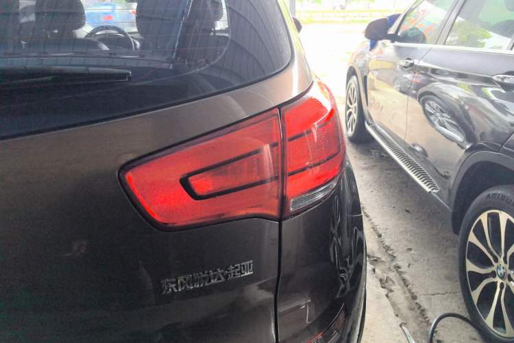 Used Kia Sportage R 2016 2.0L Automatic Two-Wheel Drive GL Right Rear Taillight