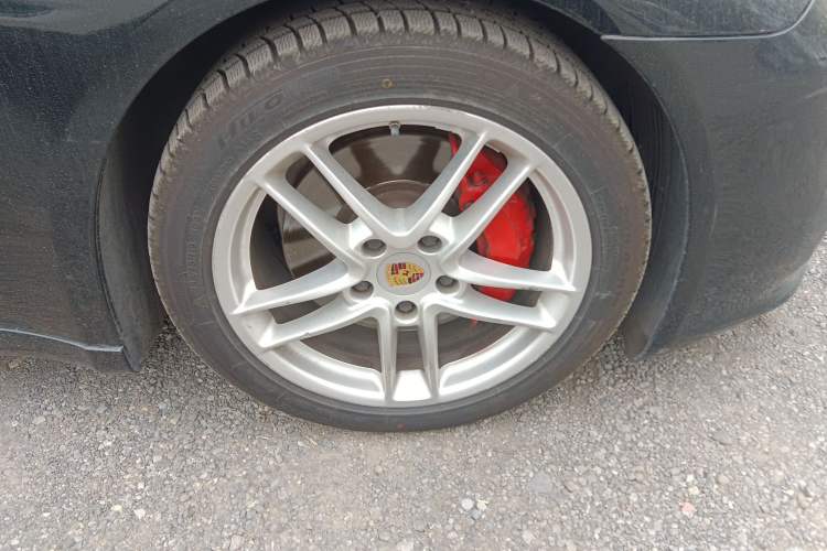 Used Porsche Panamera 2016 Panamera Edition 3.0T Right Front Wheel Hub