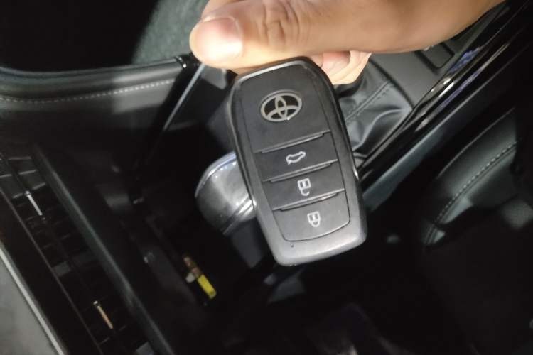 Used Toyota Camry 2024 Dual-Motor 2.0 HGVP Luxury Edition