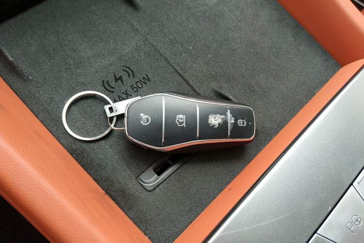 Used BYD Tang L 2025 DM 175KM Drone Player Edition Vehicle Key