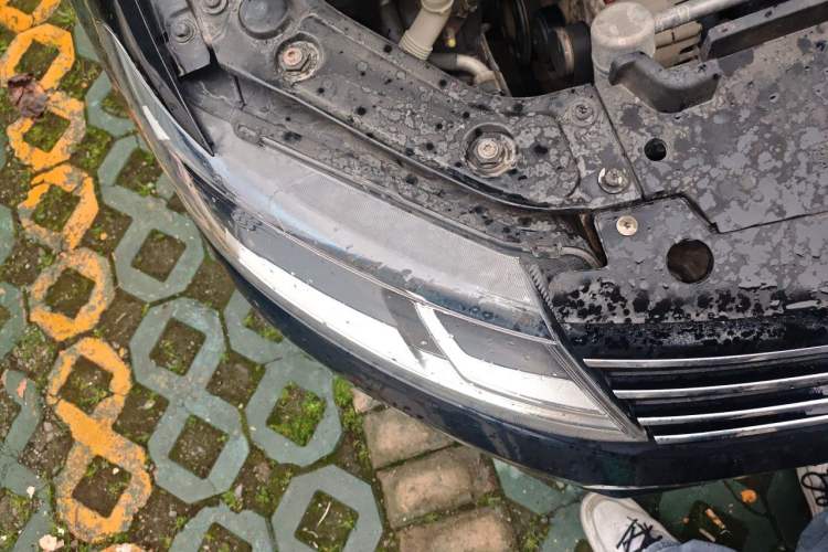 Used Volkswagen Lavida 2015 1.6L Manual Comfort Edition Right Front Headlight