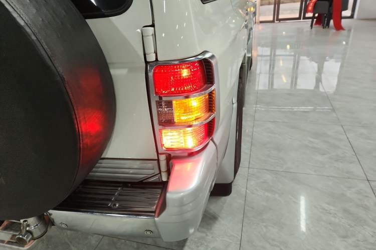 Used Leopaard Heijingang 2014 2.4L Manual 4x4