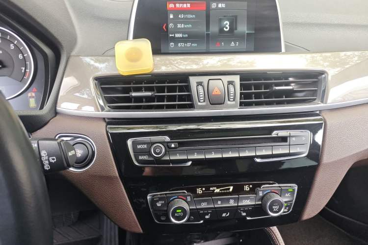 Used BMW X1 New Energy 2018 xDrive25Le Luxury Model Audio And AC Panel