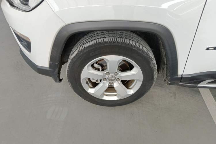 Used Jeep Compass 2017 200T Automatic Family Edition
