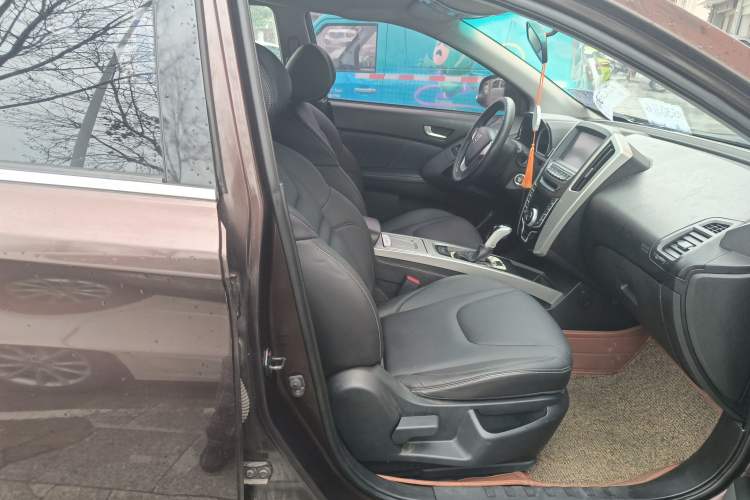 Used Luxgen U6 SUV 2015 1.8T Fashion-Upgraded Model
