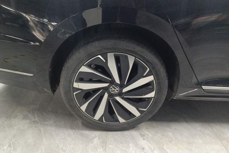 Used Volkswagen Passat 2022 330TSI Starry Luxury Edition – Exclusive Special Edition