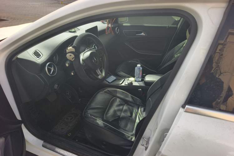 Used Mercedes-Benz GLA 2016 GLA 200 Fashion Model Left Front Seat