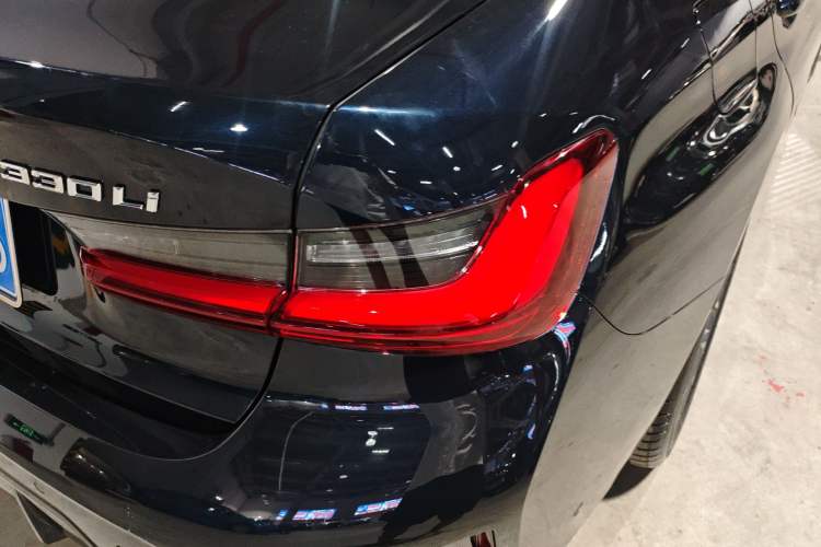 Used BMW 3 Series 2025 330Li M Sport Shadowline Package Exterior 3