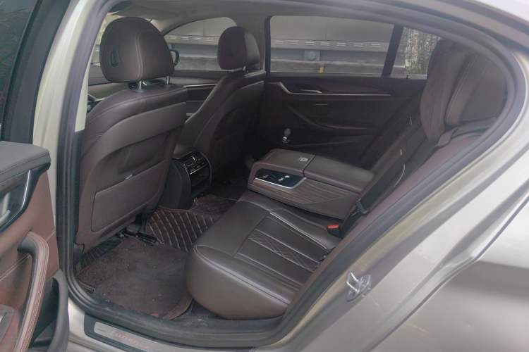 Used BMW 5 Series 2018 Revised Version 530Li Leading Edition Luxury Package Left Rear Seat