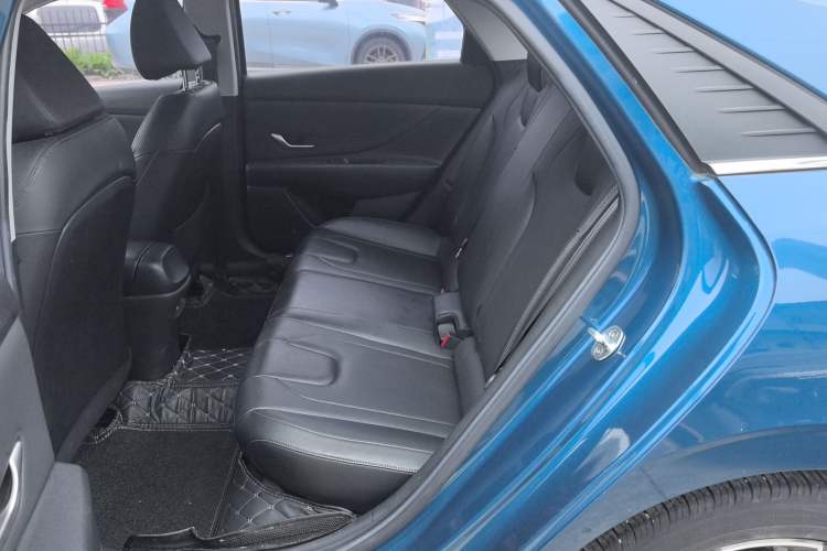 Used Hyundai Elantra 2021 1.5L CVT LUX Prestige Edition
