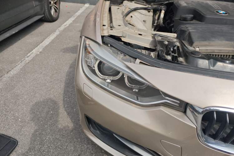 Used BMW 3 Series 2013 320i Sport Design Package
