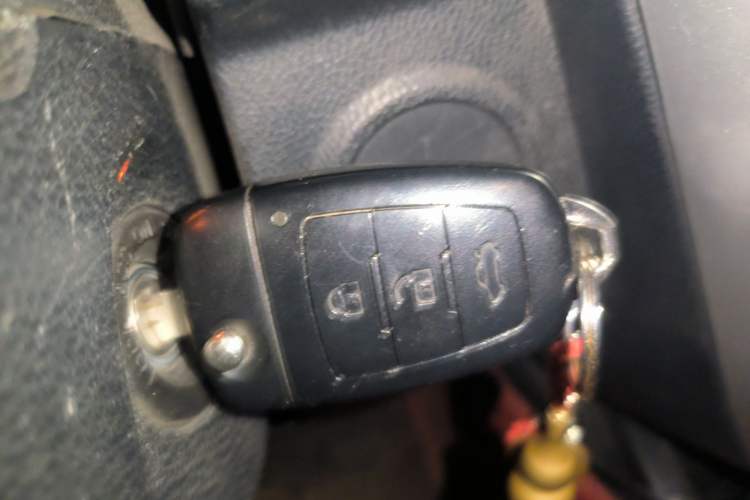 Used Bestune X80 2013 2.0L automatic luxury version
