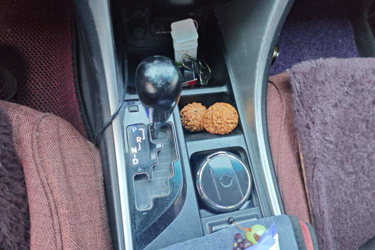 Used Hyundai Sonata 2011 2.0L Automatic Leading Edition Gear Lever