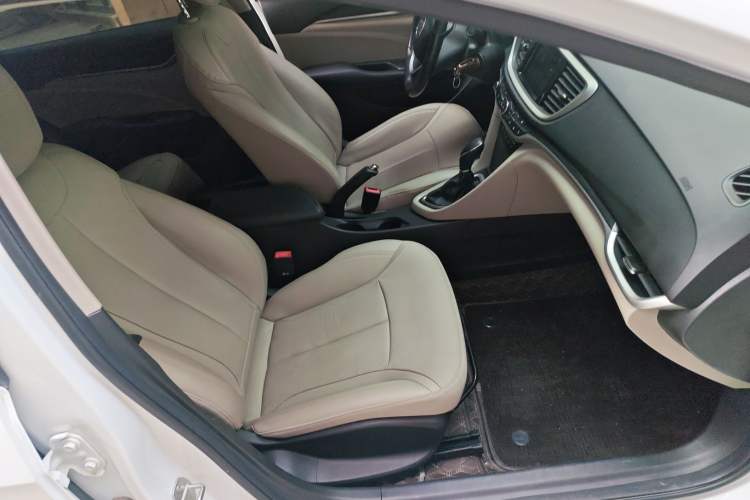 Used Buick GT 2019 15T Dual-Clutch Connected Elite Model China VI Right Front Seat