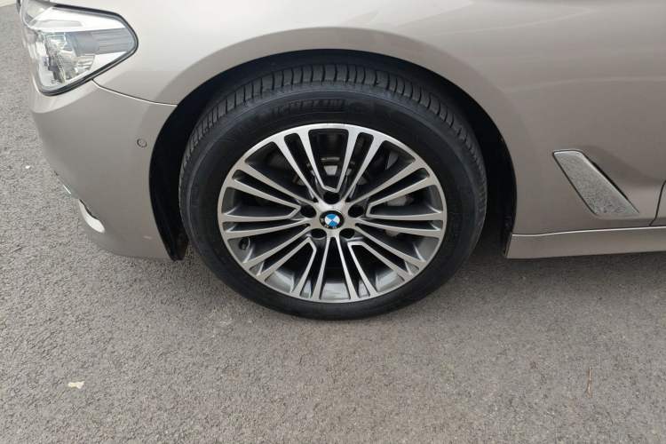 Used BMW 5 Series 2019 530Li Luxury Edition Premium Package
