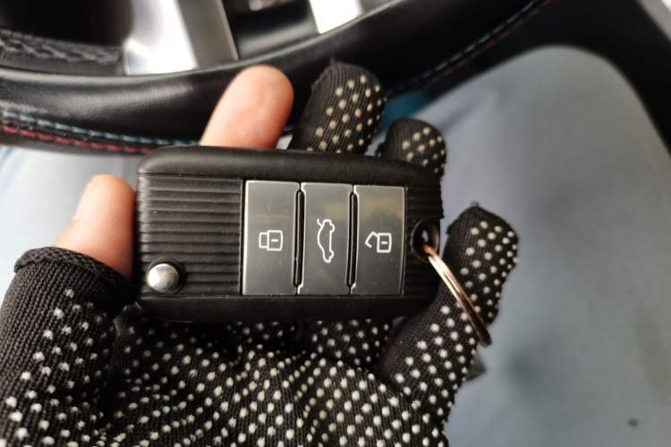 Used Roewe RX5 2016 30T Four-Wheel Drive Automatic Internet Smart Luxury Edition Vehicle Key