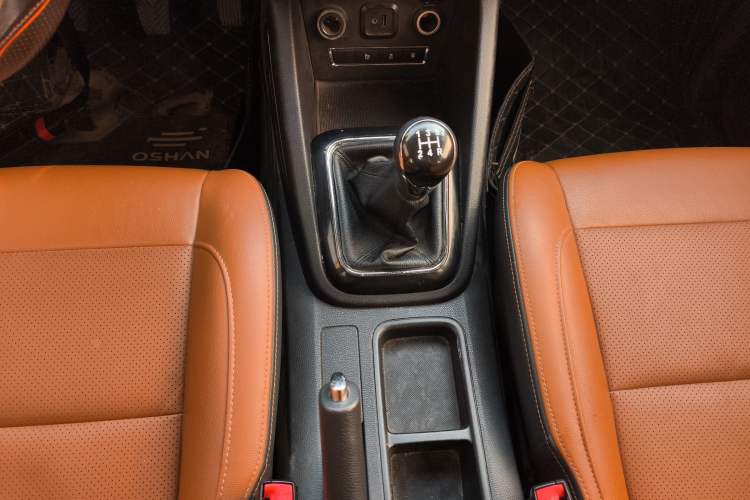 Used Oshan CX70 2016 1.6L Manual Luxury Model
