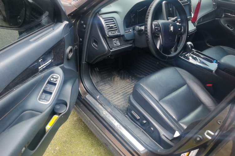 Used Toyota Crown 2018 2.0T Fashion Edition Driver Seat