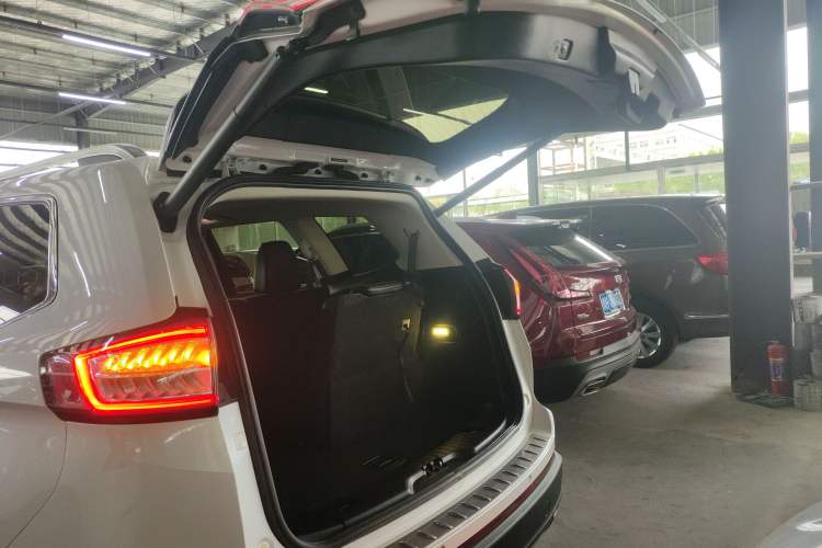 Used Ford Edge 2015 2.0T GTDi 4x4 High-Grade Model
