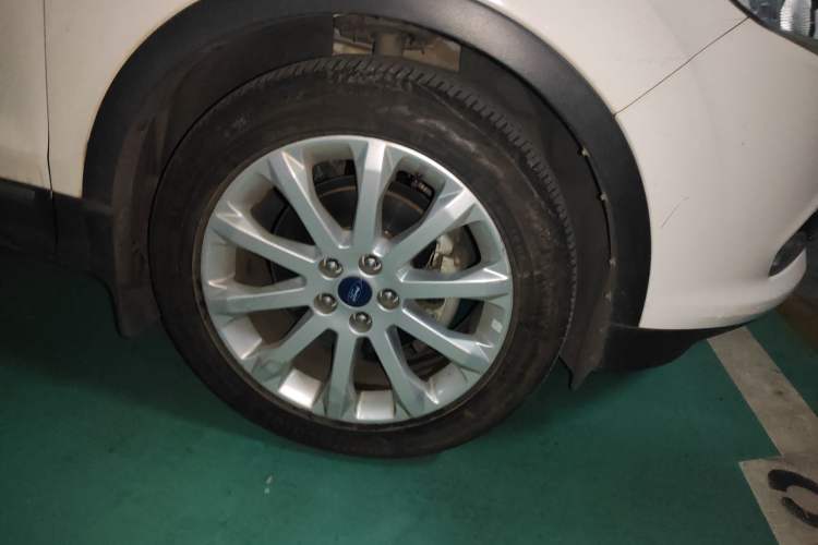 Used Ford Kuga 2013 1.6L GTDi Two-Wheel-Drive Trend Model