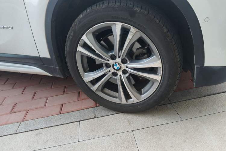 Used BMW X1 2016 sDrive20Li Luxury Model Right Front Wheel Hub