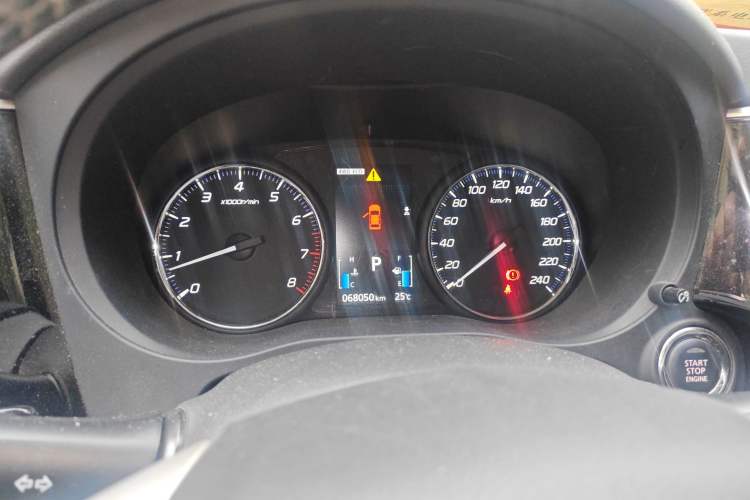 Used Mitsubishi Outlander 2013 2.4L Four-Wheel Drive Luxury Navigation Version 7 Seats