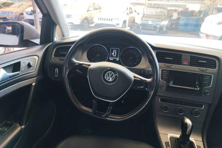 Used Volkswagen Golf 2016 1.6L Automatic Comfort Model Steering Wheel