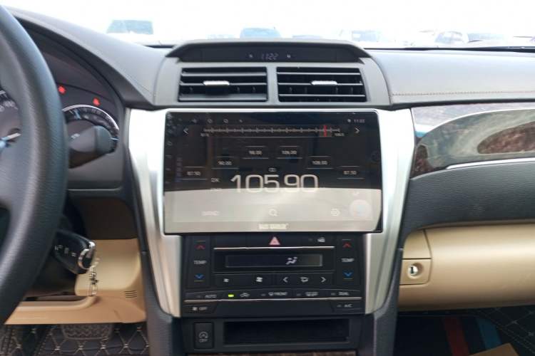 Used Toyota Camry 2016 2.0E 10th Anniversary Elite Edition
