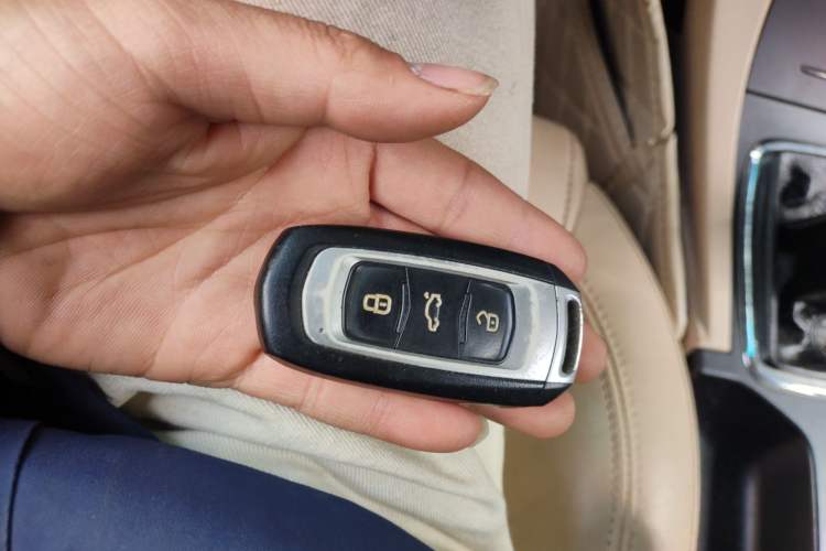 Used Geely Auto Emgrand 2017 Sedan Million Edition 1.5L Manual Luxury Model