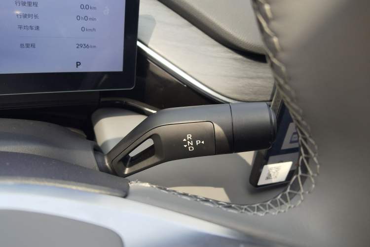 Used Geely Galaxy L6 2025 EM-i 140km Starship Edition Gear Lever