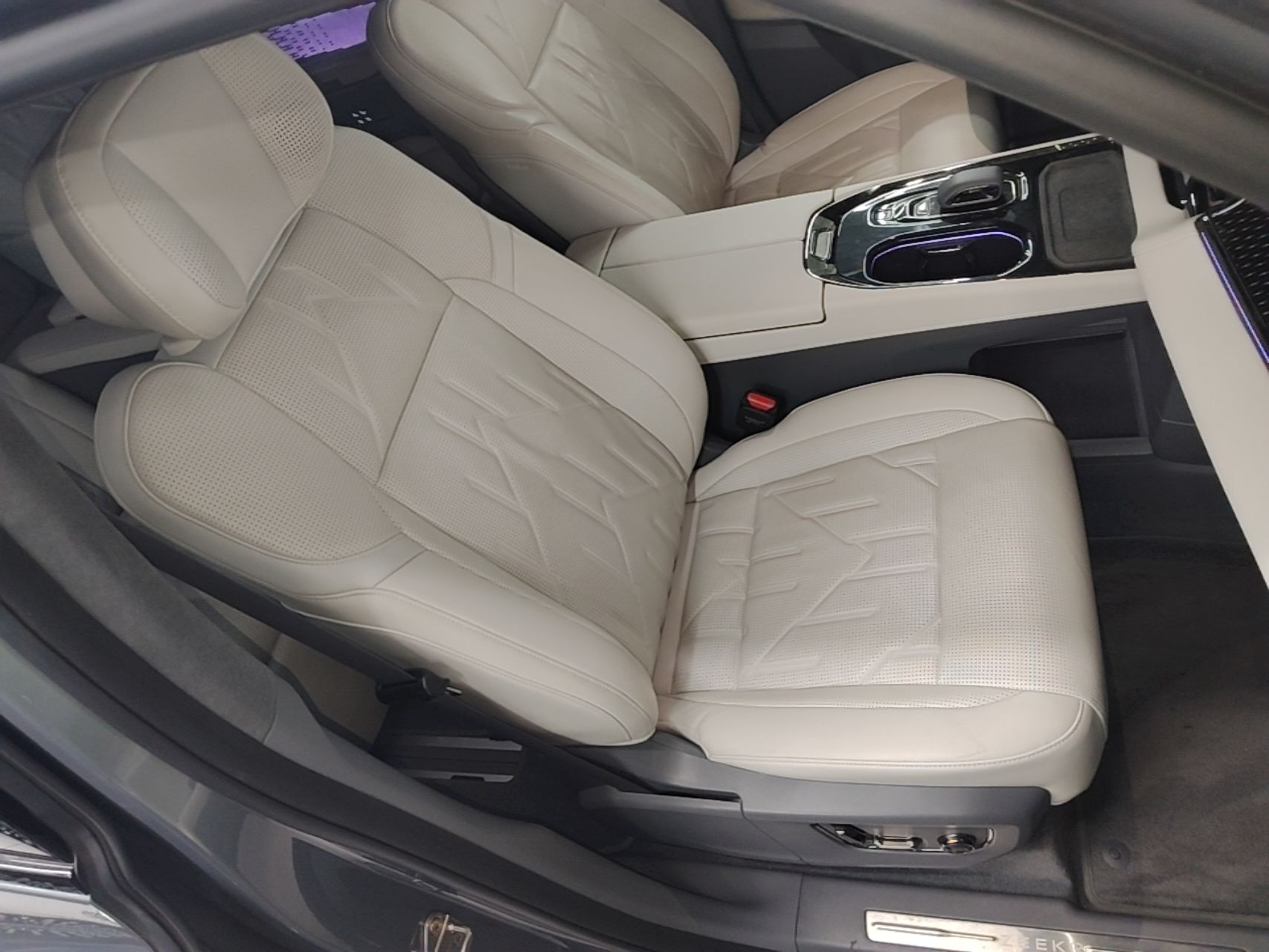 Zeekr 009 2024 Six-Seat Executive Version 4WD 108 kWh — снимка 19