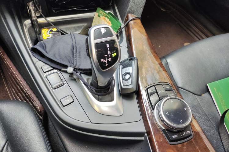 Used BMW 3 Series 2014 320Li Fashion Design Package
