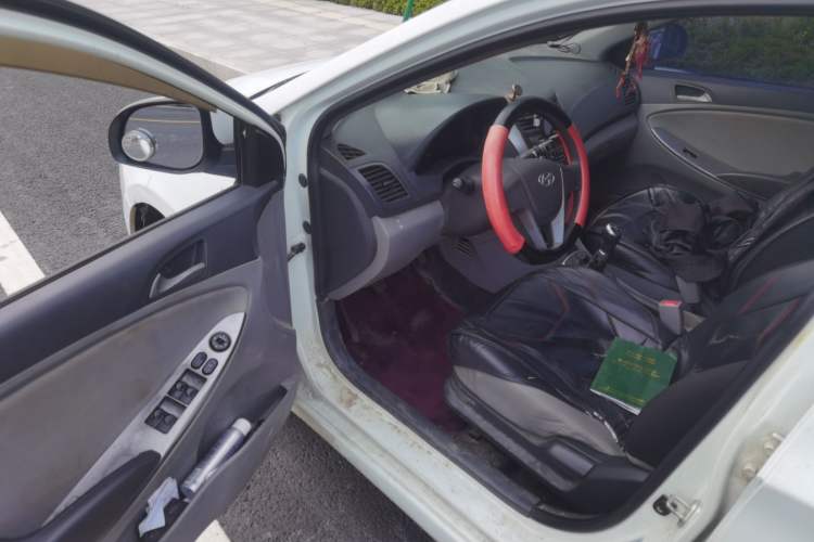 Used Hyundai Verna (older generation) 2016 1.4L Manual Smart GLS Trim
