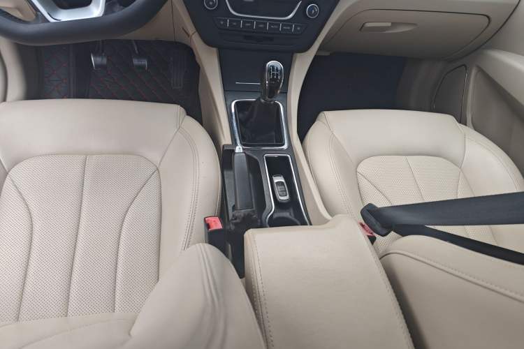 Used Geely Auto Emgrand 2017 Sedan Million Edition 1.5L Manual Luxury Model