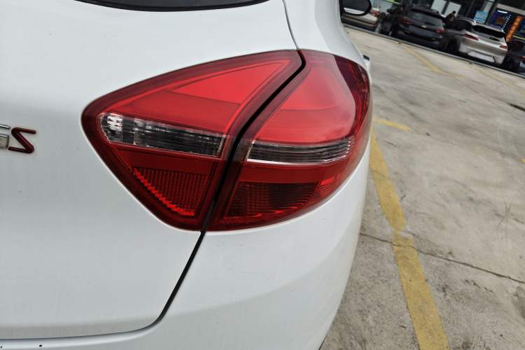 Used Geely Auto Emgrand GS 2018 Sport Edition 1.4T Automatic LingShang Model Right Rear Taillight