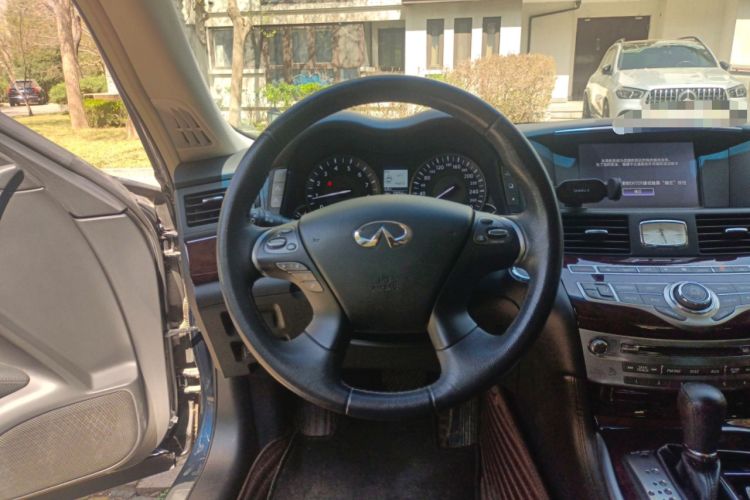 Used Infiniti Q70 2019 Q70L 2.0T Elite Plus Version Steering Wheel