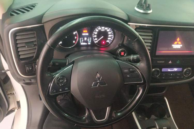 Used Mitsubishi Outlander 2021 2.0L Two-Wheel Drive Comfort Edition 5 Seats
