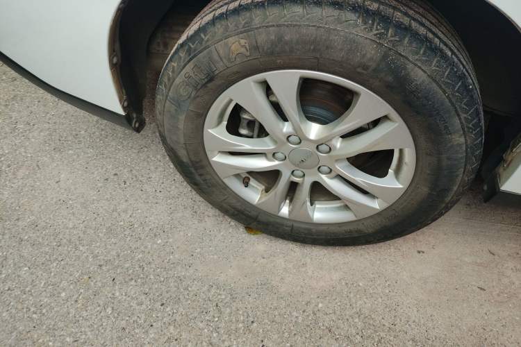 Used Haval M6 2019 1.5T DCT Two-Wheel Drive Elite Version China VI Standard Right Rear Wheel Hub