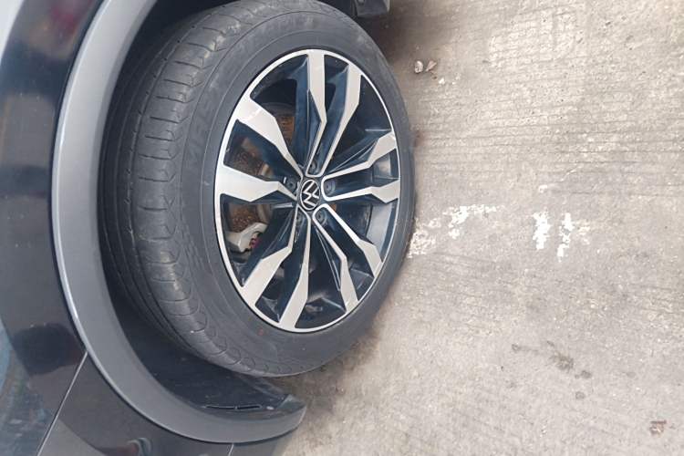 Used Volkswagen Tiguan L 2021 330TSI Automatic Two-Wheel Drive R-Line Enhanced Edition
