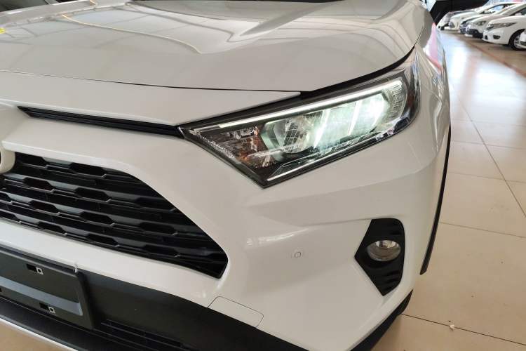 Used Toyota RAV4 2021 Dual-Engine 2.5L E-CVT Two-Wheel Drive Elite Edition