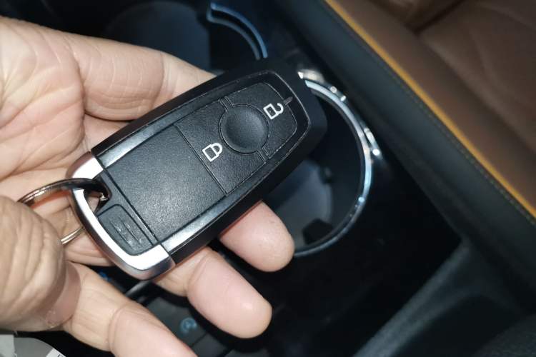 Used Ford Escape 2020 EcoBoost 245 Four-Wheel Drive Titanium Edition Vehicle Key