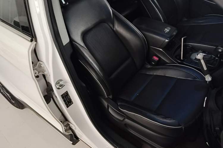Used Hyundai Santa Fe 2017 2.0T Automatic All-Wheel Drive Smart 7-Seater
