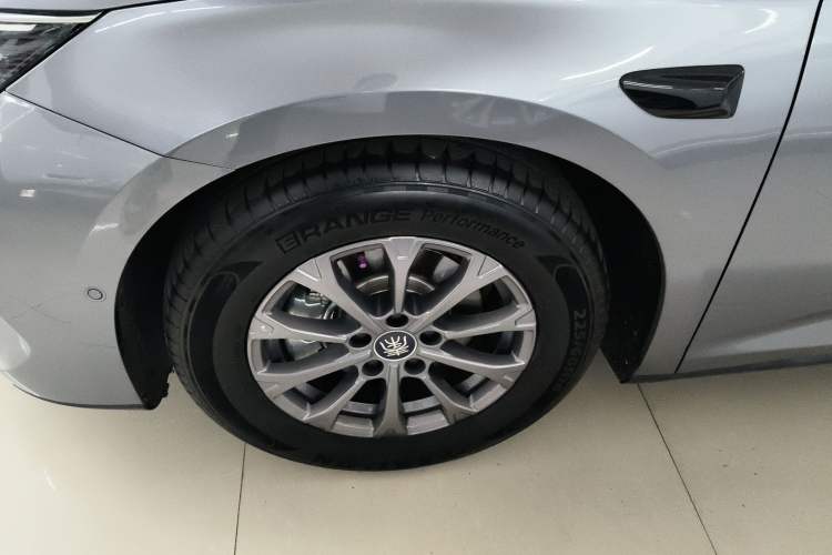 Used BYD Qin L 2025 DM-i Smart Drive 80KM Leading Model
