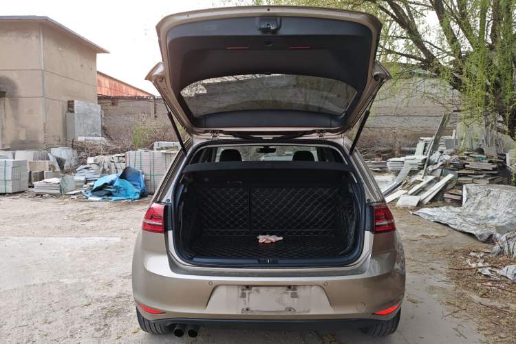 Used Volkswagen Golf 2017 230TSI Automatic Luxury Million-Vehicle Commemorative Edition Trunk