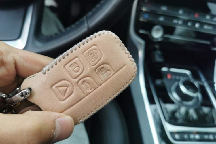 Used Jaguar XFL 2020 XFL 2.0T P200 Two-Wheel-Drive Rally Flag Edition