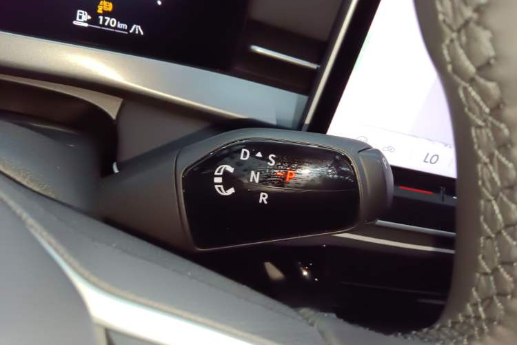 Used Volkswagen Sagitar 2026 Model L 300TSI DSG Luxury Version
