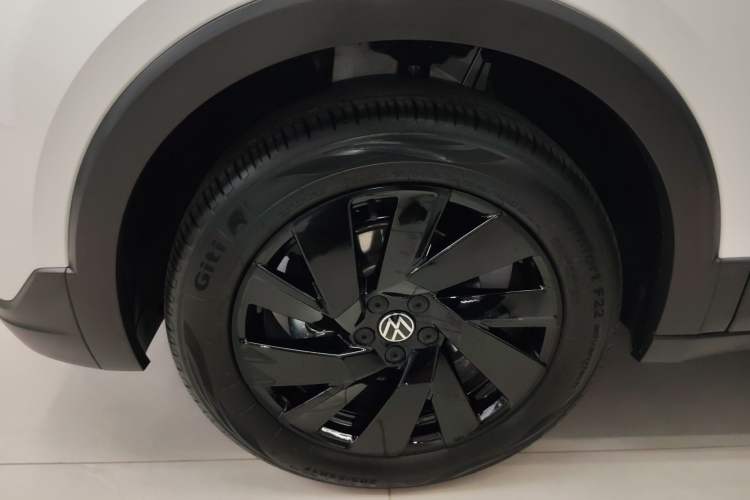 Used Volkswagen Tharu 2026 Model Xinrui 300TSI Ruixiang Edition Left Front Wheel Hub