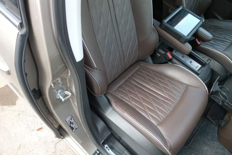 Used Buick GL8 2022 Land Business Class 652T Luxury Model
