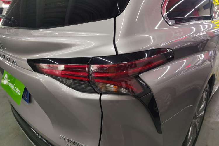 Used Toyota SIENNA 2023 2.5L Hybrid Platinum Edition